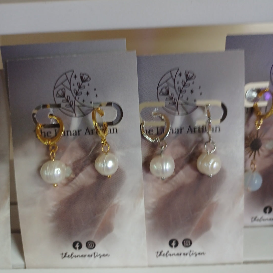 @thelunarartisan freshwater pearl Earrings