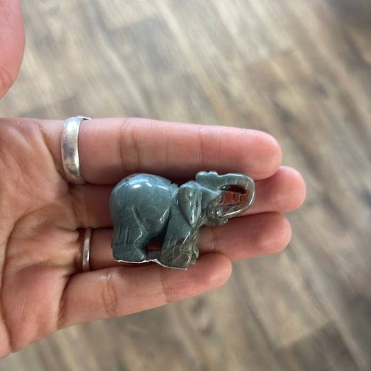 @starkieproduction Elephant Carving