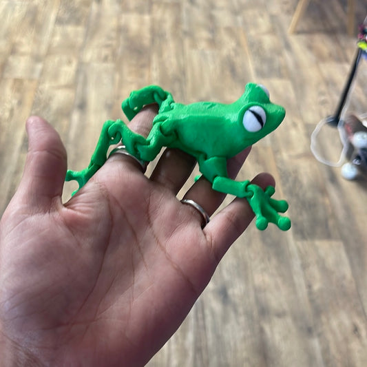 @starkieproduction Frog with legs