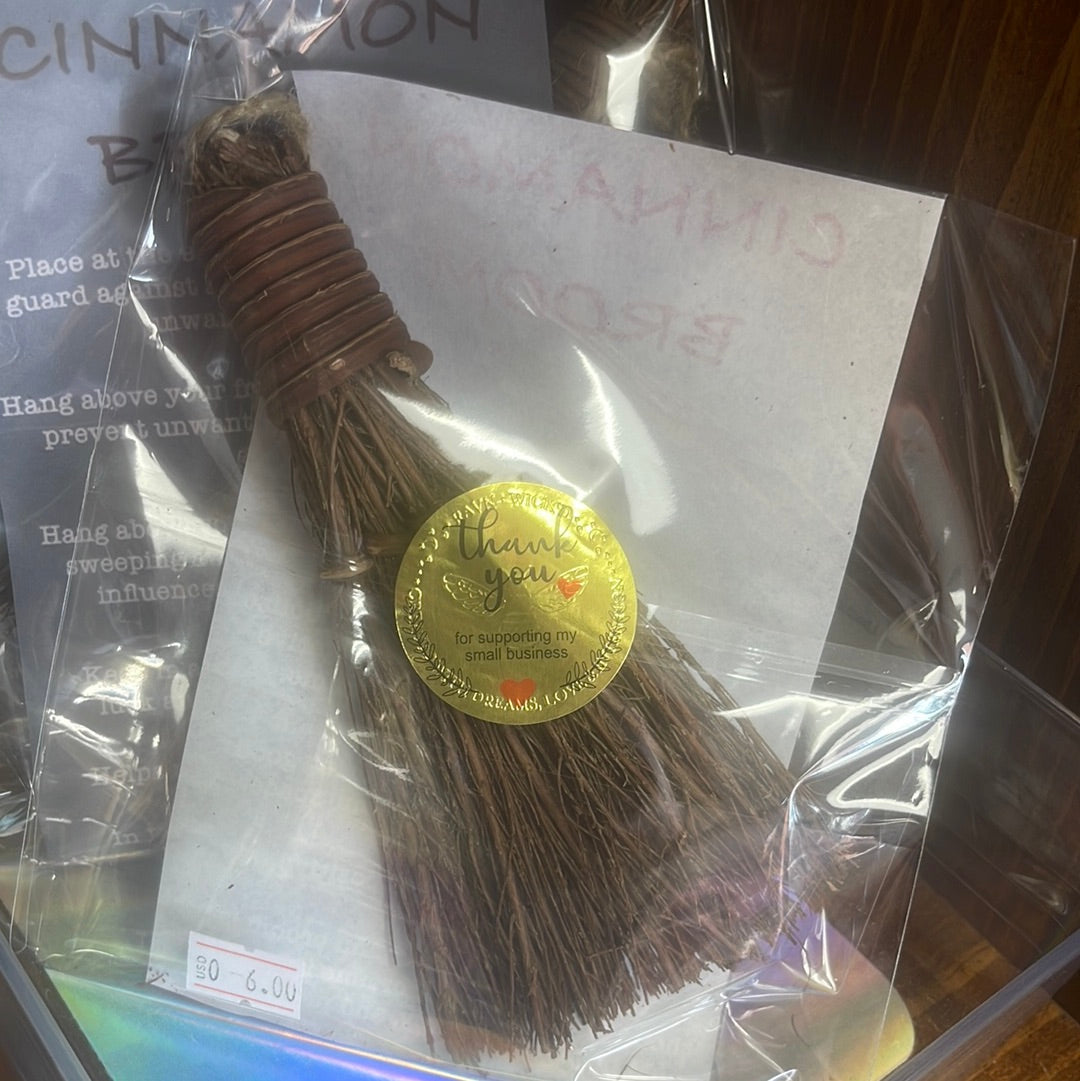 @RAVN.WICKD Cinnamon Broom