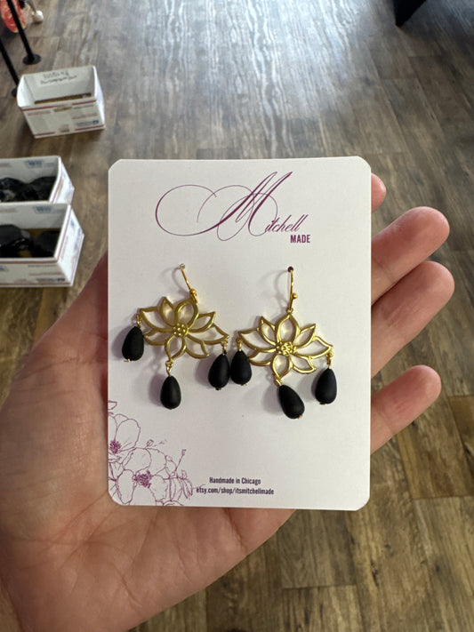 Earrings @itsmitchellmade lotus